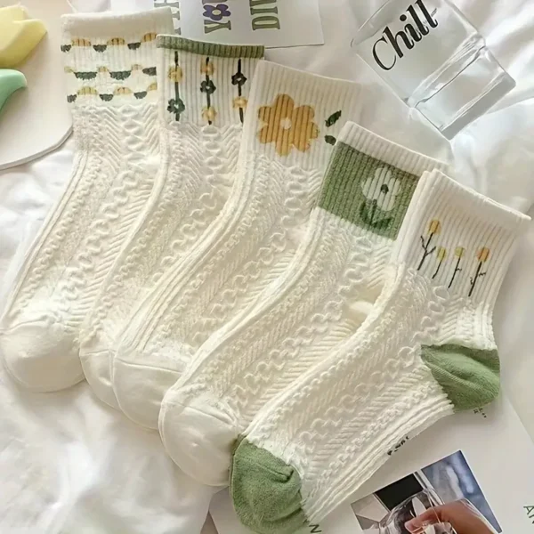 White Floral Textured Crew Socks 5pc Set